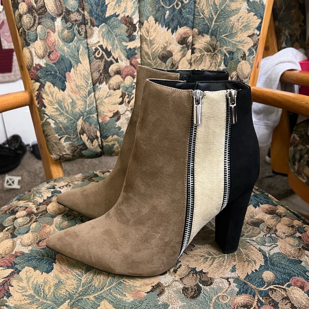 Shoe Dazzle Tan and Black Ankle Booties
